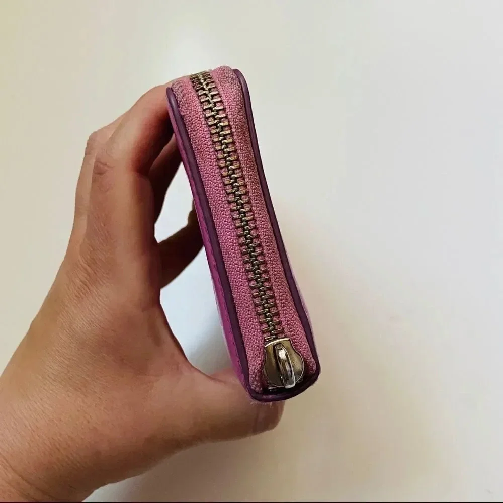 Marc By Marc Jacobs Leather Pink Zippered Wallet